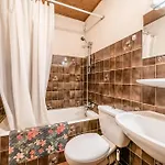 - Au Pieds Du Linga * Châtel