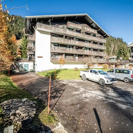 - Au Pieds Du Linga * Châtel