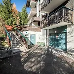 - Au Pieds Du Linga * Châtel