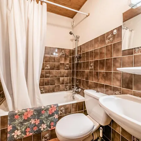 - Au Pieds Du Linga * Châtel